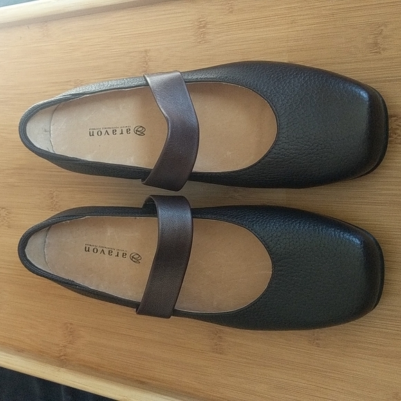 Aravon Chocolate Combination Last  Mary Janes - Picture 5 of 11